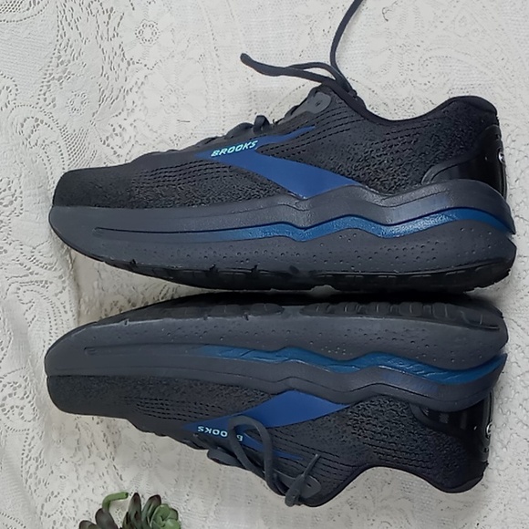 Brooks Ghost 2 MAX Black And Blue Running Shoes Size 14 4E - Picture 4 of 13